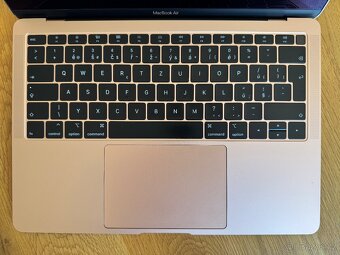MacBook Air, Retina, 13palcový, 2019, 16 GB - 8