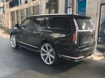 Cadillac Escalade LUXURY 6.2L 4X4 (č.B22) - 8