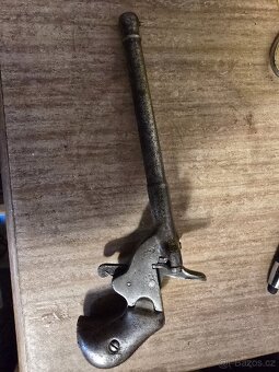 Krásná historická pistole flobertka/ ptačnice 6mm - 8