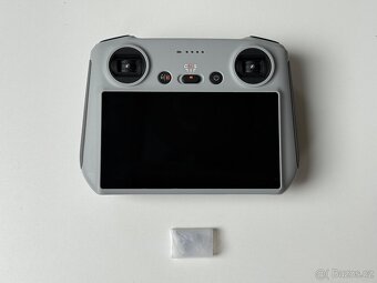 DJI Mavic 3 Classic - 2 baterie, brašna, ovladač DJI RCI - 8