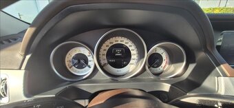 Mercedes-Benz Třídy E 3,0 E 350 Pobočka Kolín (2016) - 8