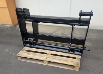 Adaptér UN053 na traktor, čelní nakladač EURO - 8