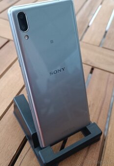 Mobilní telefon Sony Xperia L3 I4312 Dual Sim 3/32GB - 8