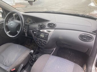 Ford Focus 1.6 16V (74 kW), r. v. 2004 - 8