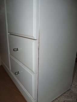 Umyvadlo se skříňkou - 8