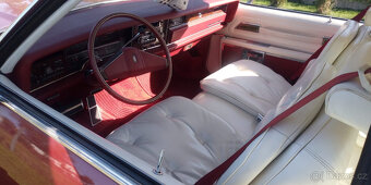 Oldsmobile Toronado - 8