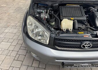 Toyota Rav4 2.0 D-4D 4x4 nafta manuál 85 kw - 8