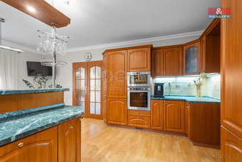 Prodej rodinného domu, 329 m², Jeneč, ul. Západní - 8