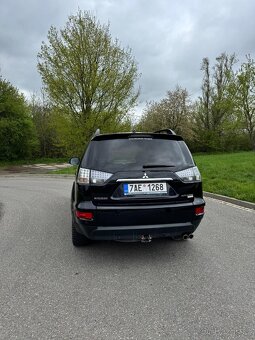 Mitsubishi Outlander - 8