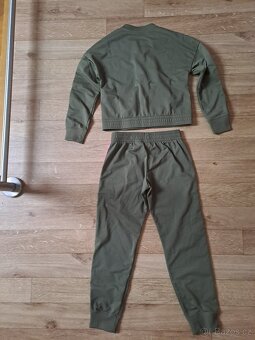 Sportovní souprava NIKE vel. 10-11 let - 8