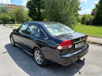 Honda Civic 1,6 VTEC 81kW r.v 2004 - 8