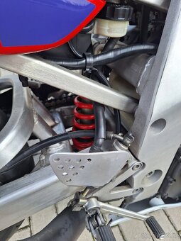 Honda cbr 900rr sc33 - 8