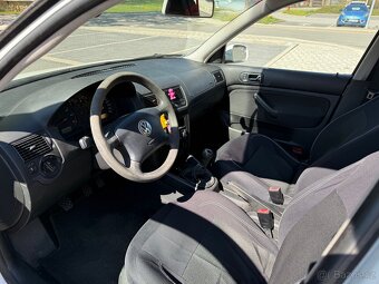 Volkswagen golf 1.6i Variant r.v. 2002 - 8