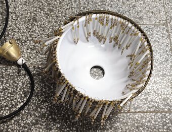 krásný starožitný kompletní stahovací lustr s ověsy - 8