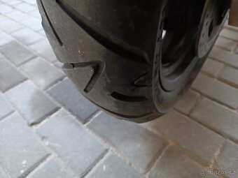 Yamaha Xmax 250, rok 2008, pěkný stav, Video, mohu dovézt - 8