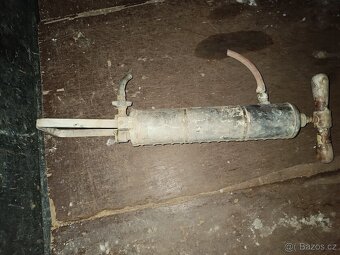 Stará pípa, džberovka, mosazná pumpa - 8