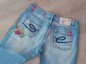 DÁMSKÉ DŽÍNY S VÝŠIVKAMI - vel.L/XL /zn.M.K Jeans - 8