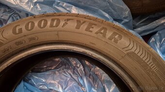 Letní pneu. Goodyear Efficient grip 215/55R17 94V - 8