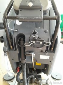 Podlahový čistící stroj NILFISK BA 651 - 8