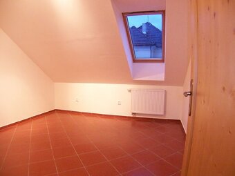 Byt 96 m2, 2 ložnice, velký obývák, 20 minut do Prahy - 8