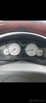 Osobní automobil Chrysler 300c - 8