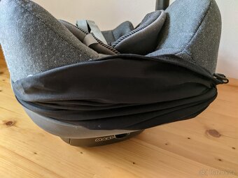 Autosedačka Maxi-Cosi Pebble (0-13 kg) s příslušenstvím - 8