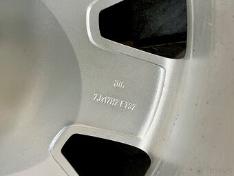 Originál alu kola Škoda 5x112 R17, letní pneu 225/45 R17 - 8