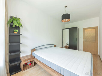 Moderní světlý byt 2+kk (51 m²) s lodžií a garážovým stáním, - 8