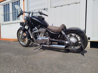 Suzuki VS 700 Intruder - 8