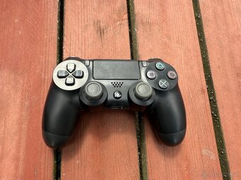 PLAYSTATION 4 Pro 1 TB CUH -7216B - 8