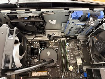 Herní počítač Dell Alienware Aurora R13 - 8