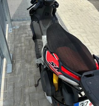 Aprilia SR 50 R, rok 2011 skůtr - 8