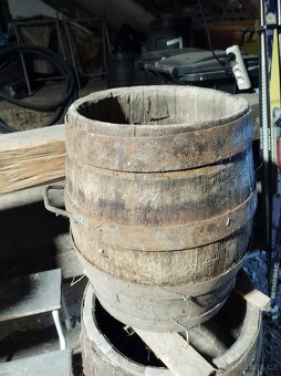 Prodám dřevěné sudy. - 8
