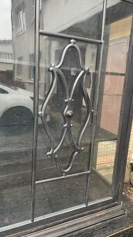 Skleněná vitrína z masívu - 8