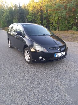 Mitsubishi Grandis - 8