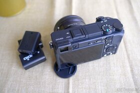 Videokamera Sony Alpha 6400 + 16-50 mm f3.5-5.6 - 8