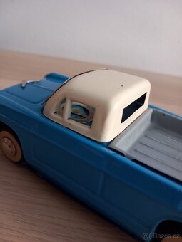 Prodám model plechového auta pick up - 8