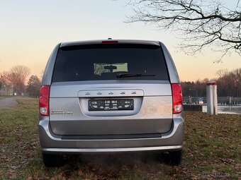 Dodge Grand Caravan - 8