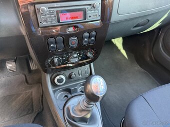 Dacia Duster 1.6 4x4 - 8