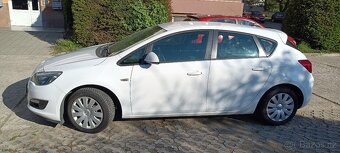 Prodám Opel Astra J 2014 - 8