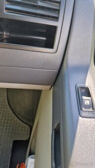 Volkswagen T5 11/2010,1968 cm3 - 8
