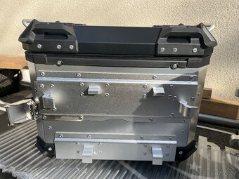 Alu kufry 2x boční a Topcase - 8
