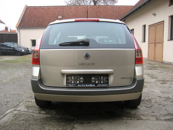 RENAULT MEGANE COMBI 2.0 - 8