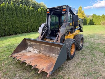 Smykový nakladač New Holland LS170 - 8