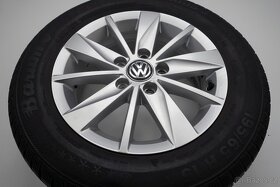 Volkswagen Golf - Originání 15" alu kola - Zimní pneu - 8