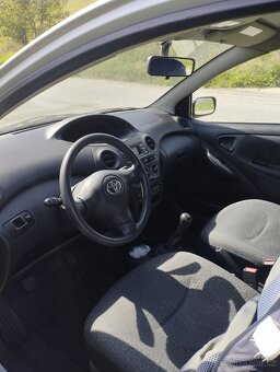 Toyota Yaris 1.0 VVTI - 8