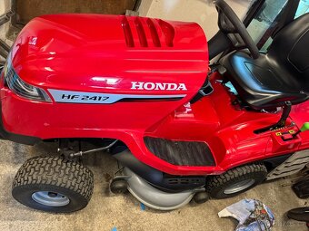 Zahradní traktor HONDA HF 2417 HM - 8