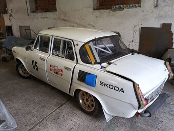 závodní rally Škoda - 8