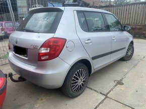 Škoda fabia 2 prodám zadní světla - 8
