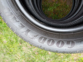 Zánovní letní pneumatiky Goodyear 215/60/17 99,99% - 8